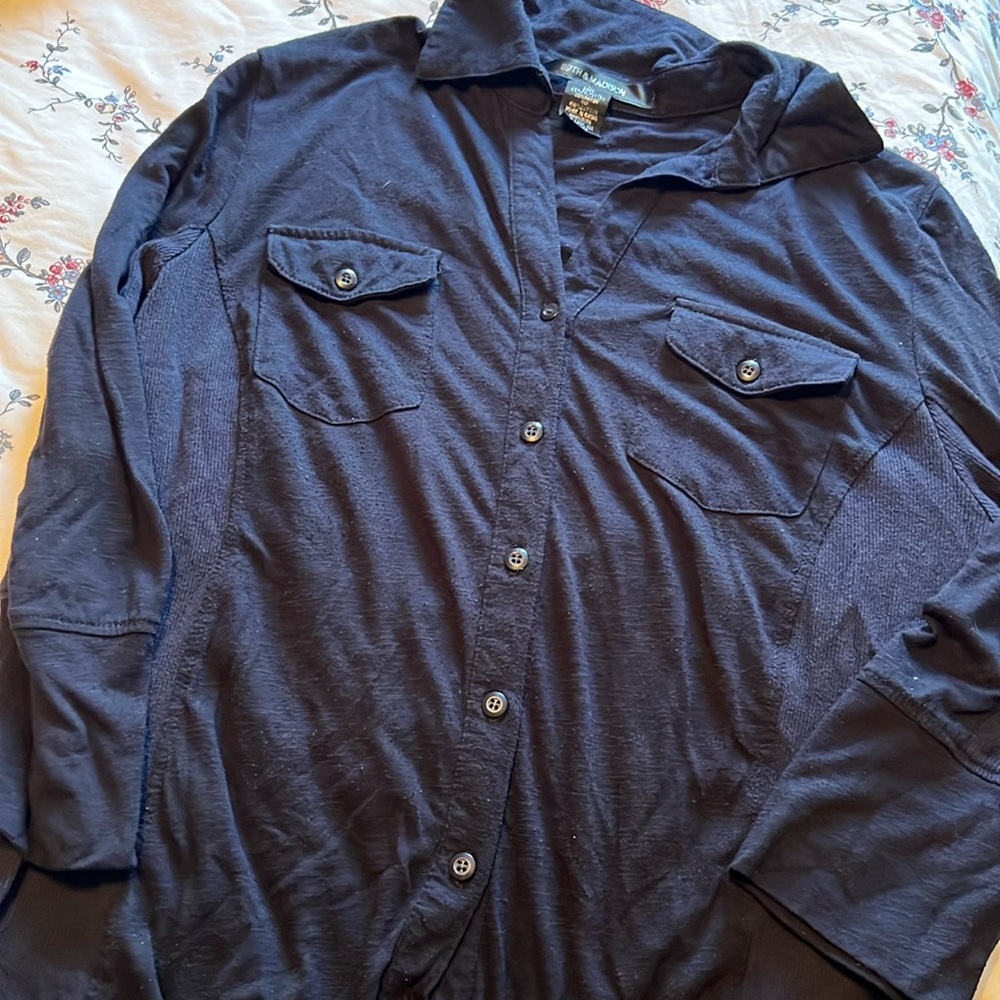 Large - black 3/4” sleeve shirt